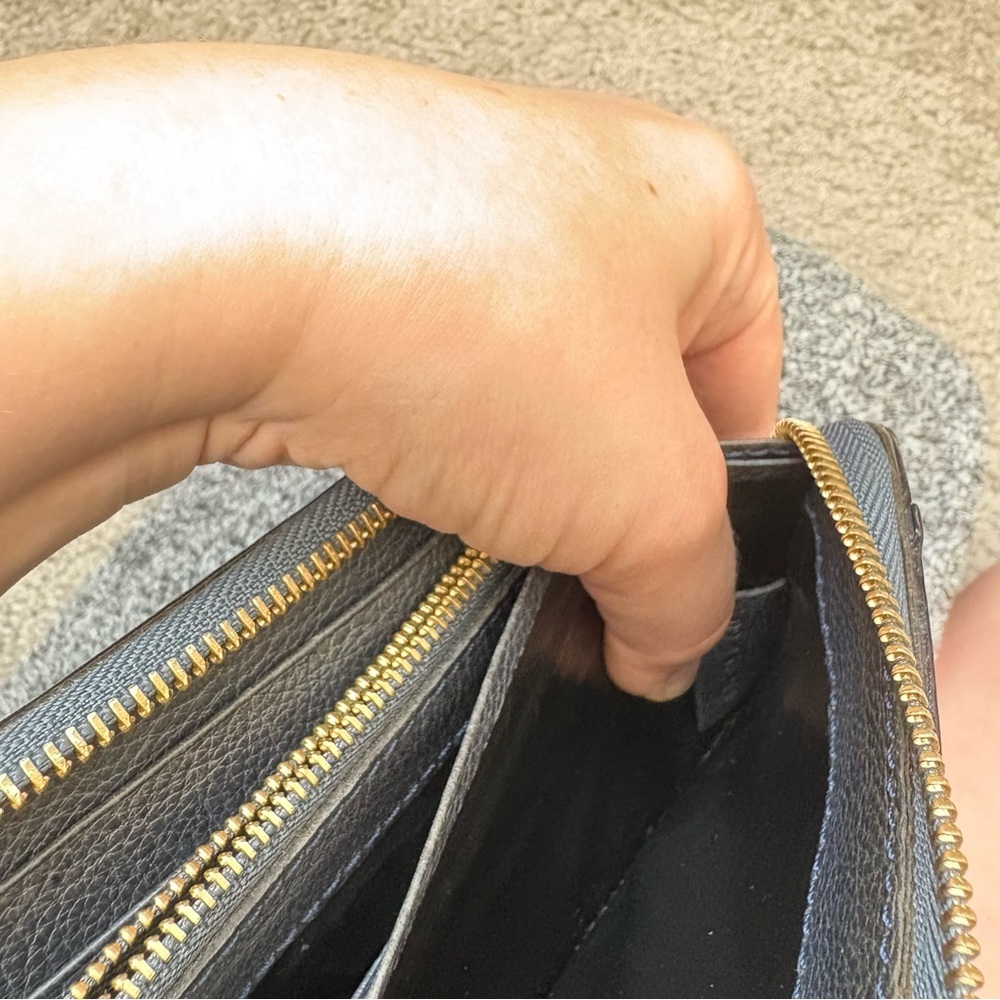 Chloé Black Zip Around Accordian Wallet - Picture 8 of 11